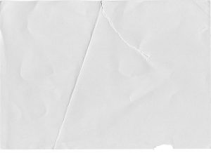 Feuille pliée et déchirée